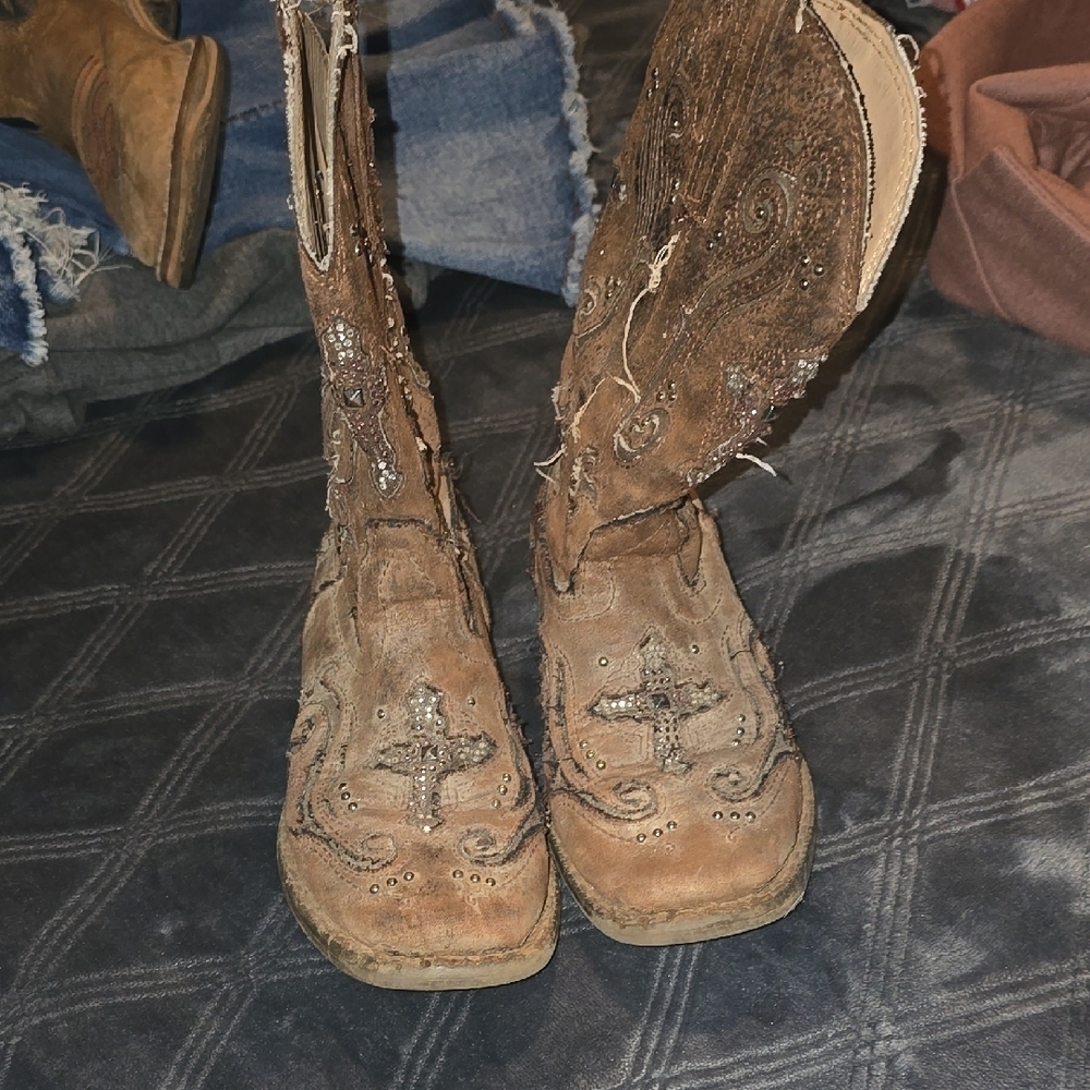 Brown Embellished Western Boots
